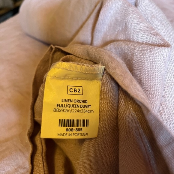 CB2 linen Orchid Full/Queen Duvet CoverLavender 88”x92” made in Portugal - Picture 3 of 4